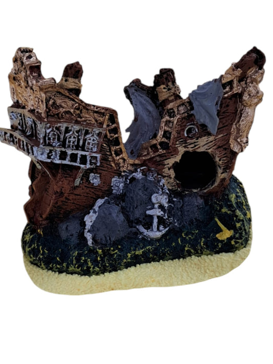 Figura de Barco Partido para Acuario